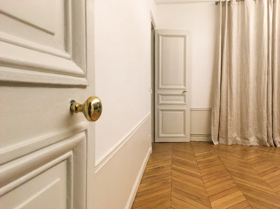 nouvel appartement, intérieur, salle de bain détaillée